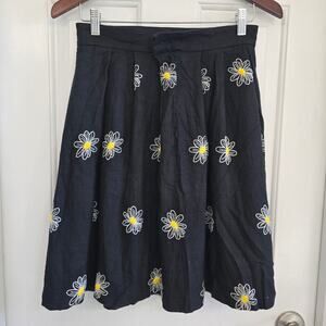 Weill Black Yellow Daisy Embroidered Pleated Skirt Knee Length 6 Viscose Lined